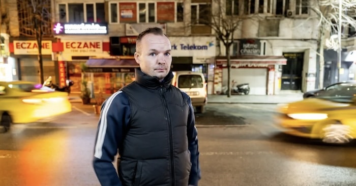 Expressen följde Alex hårtransplantation – en dokumentär om håravfall, hårtransplantation & vägen tillbaka till självförtroendet.